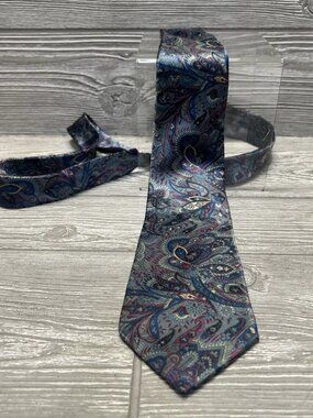 Vintage 1980s Johnny Carson Silk Paisley Neck Tie Blue Magenta Cream Black